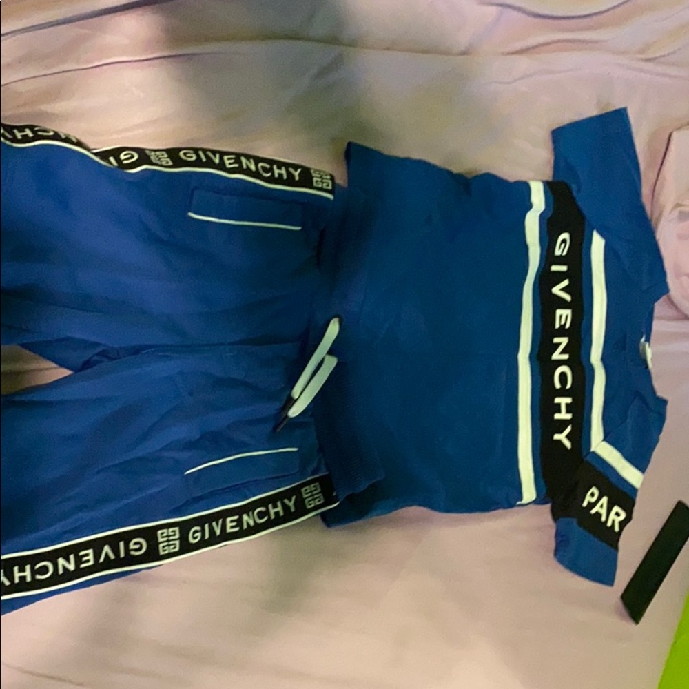 Givenchy Set - Picture 3 of 3